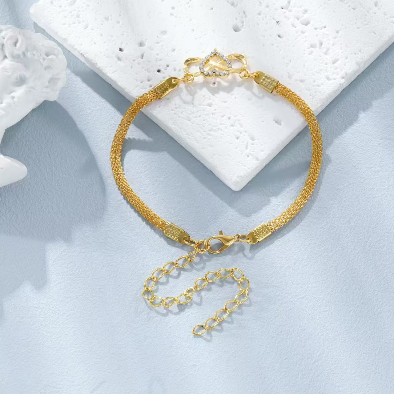 Wholesale Diamond Encrusted Love Symbol Geometric Chain Bracelet Beach Style Fashion Accessory