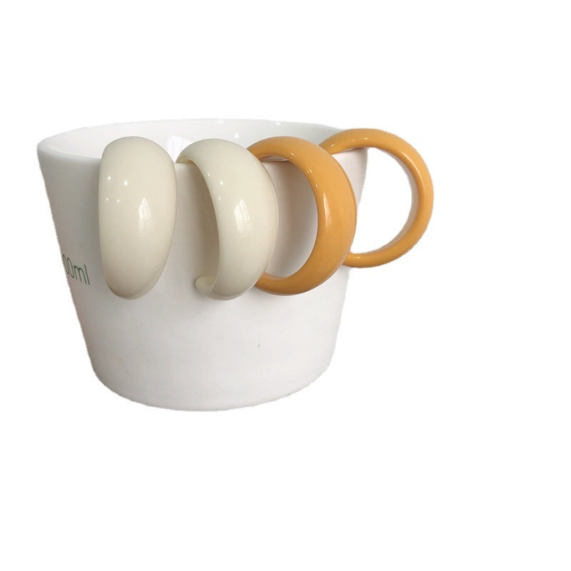 Wholesale Acrylic Vintage C Shape Geometric Earrings