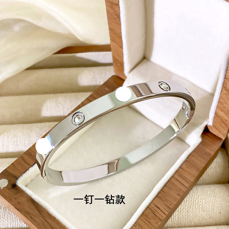 dxx-img:620ac245e446773864692aac9cdbcf88,ACC-BT-6245336450169-M1
