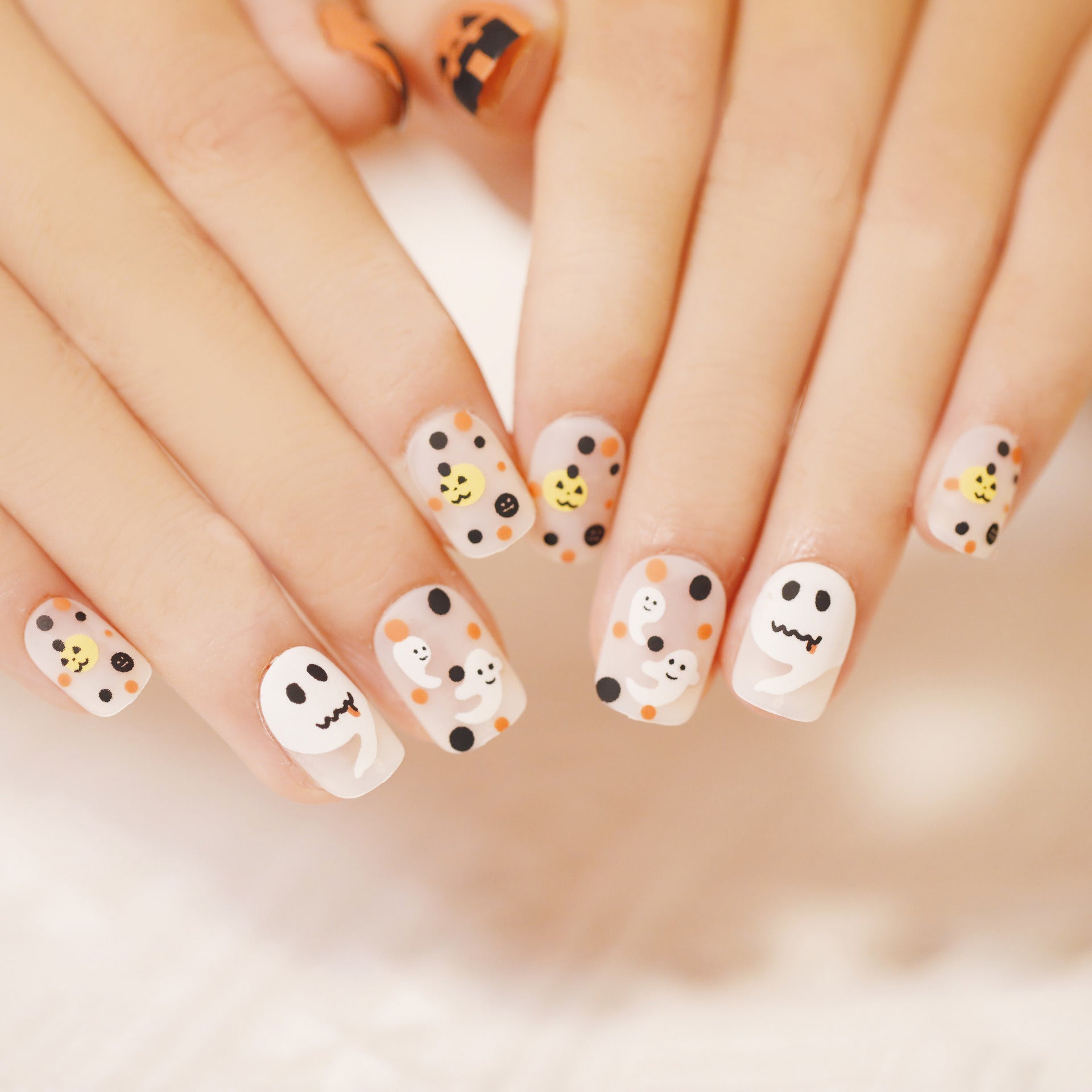 Wholesale 24 Pieces/box Halloween Short Press-on Nails Kits Nail Stickers ACC-NS-LeFan032
