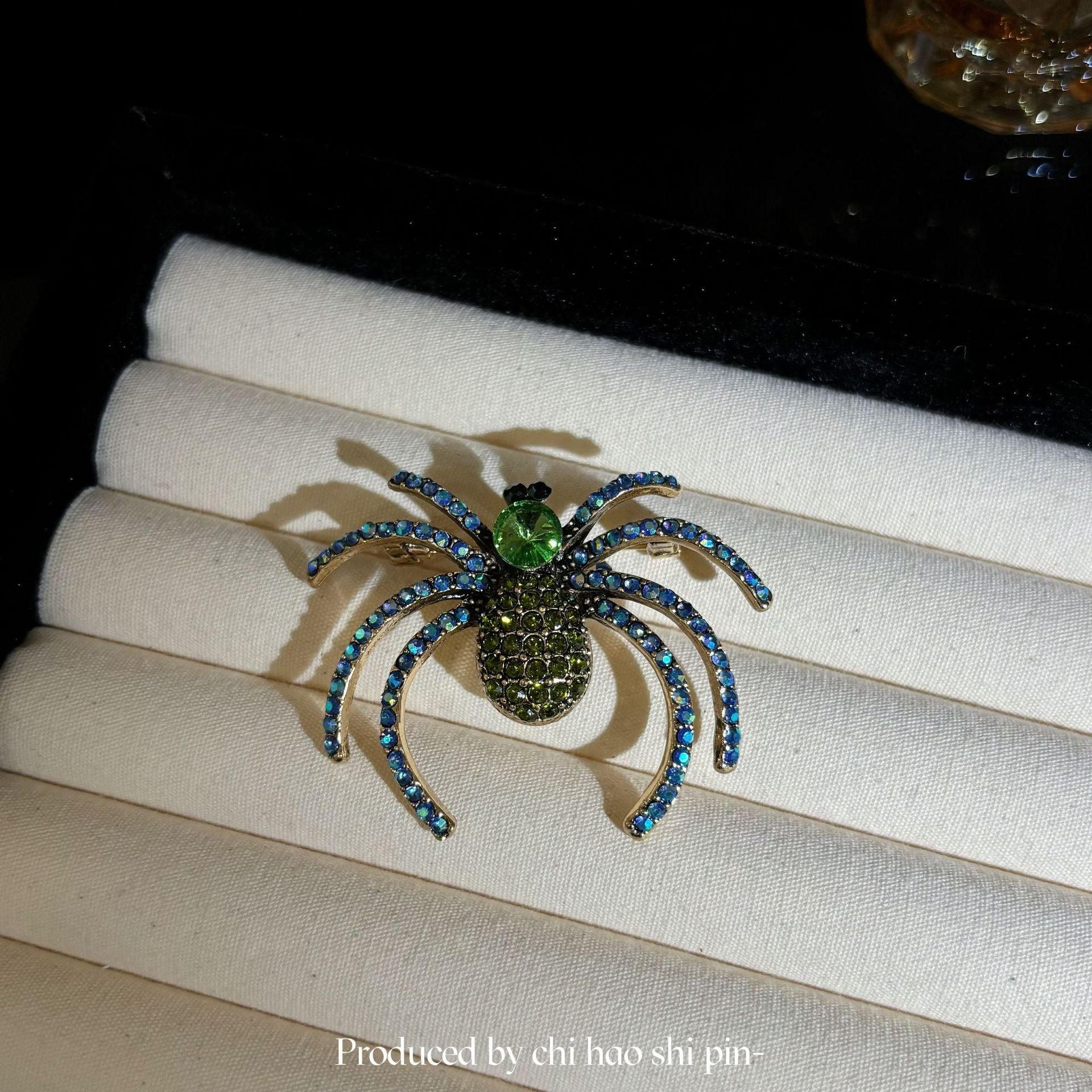 Wholesale  Fashion Rhinestone Spider Brooch
