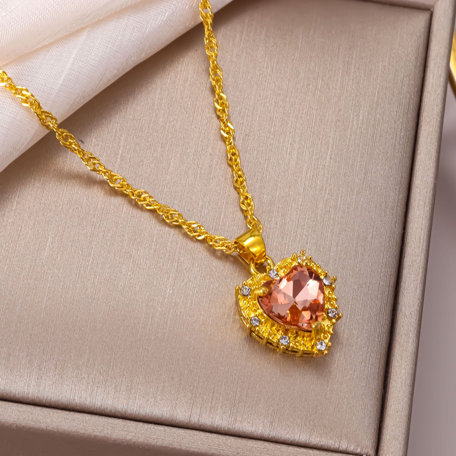 Wholesale Simple Pink Diamond Heart Shape Zircon Resistant Necklace