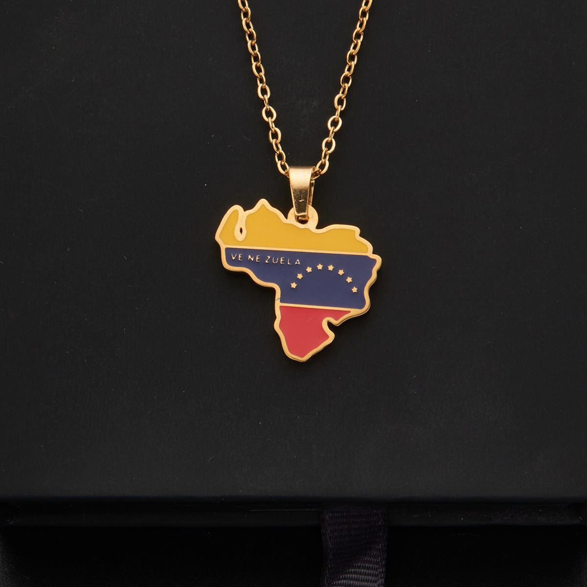 Wholesale Stainless Steel Map Necklace