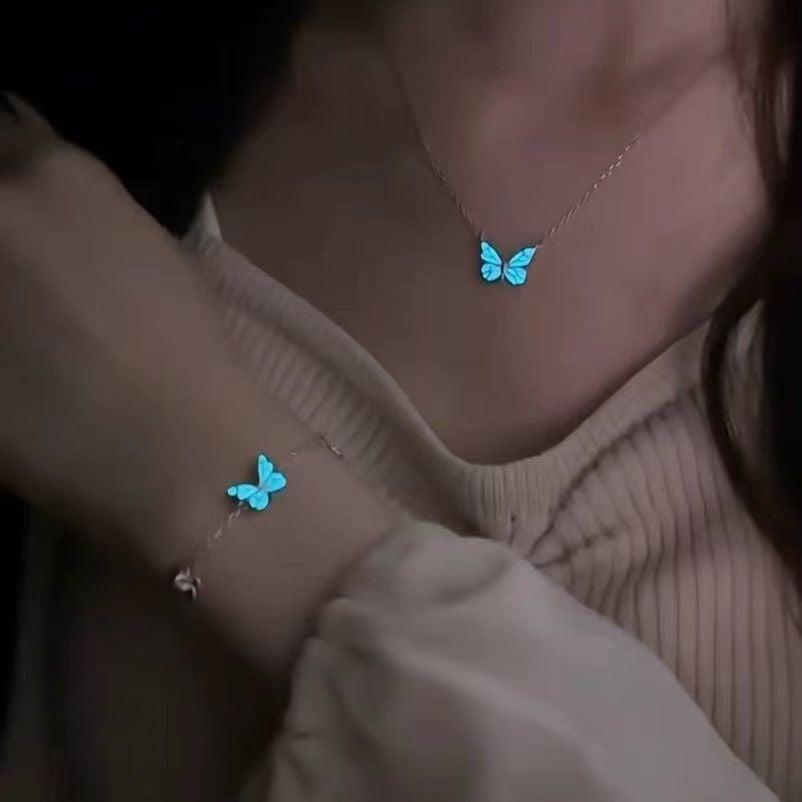 Wholesale Luminous Blue Butterfly Necklace Fashion Jewelry Accessory Zinc Alloy Electroplated Chic Party Gift