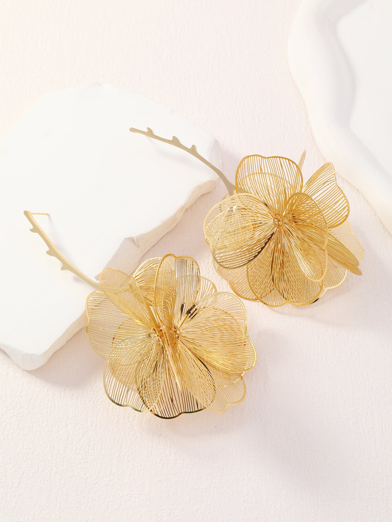 Wholesale Long Petal Tassel Exaggerated Earrings Statemente Earrings ACC-ES-Qunq001