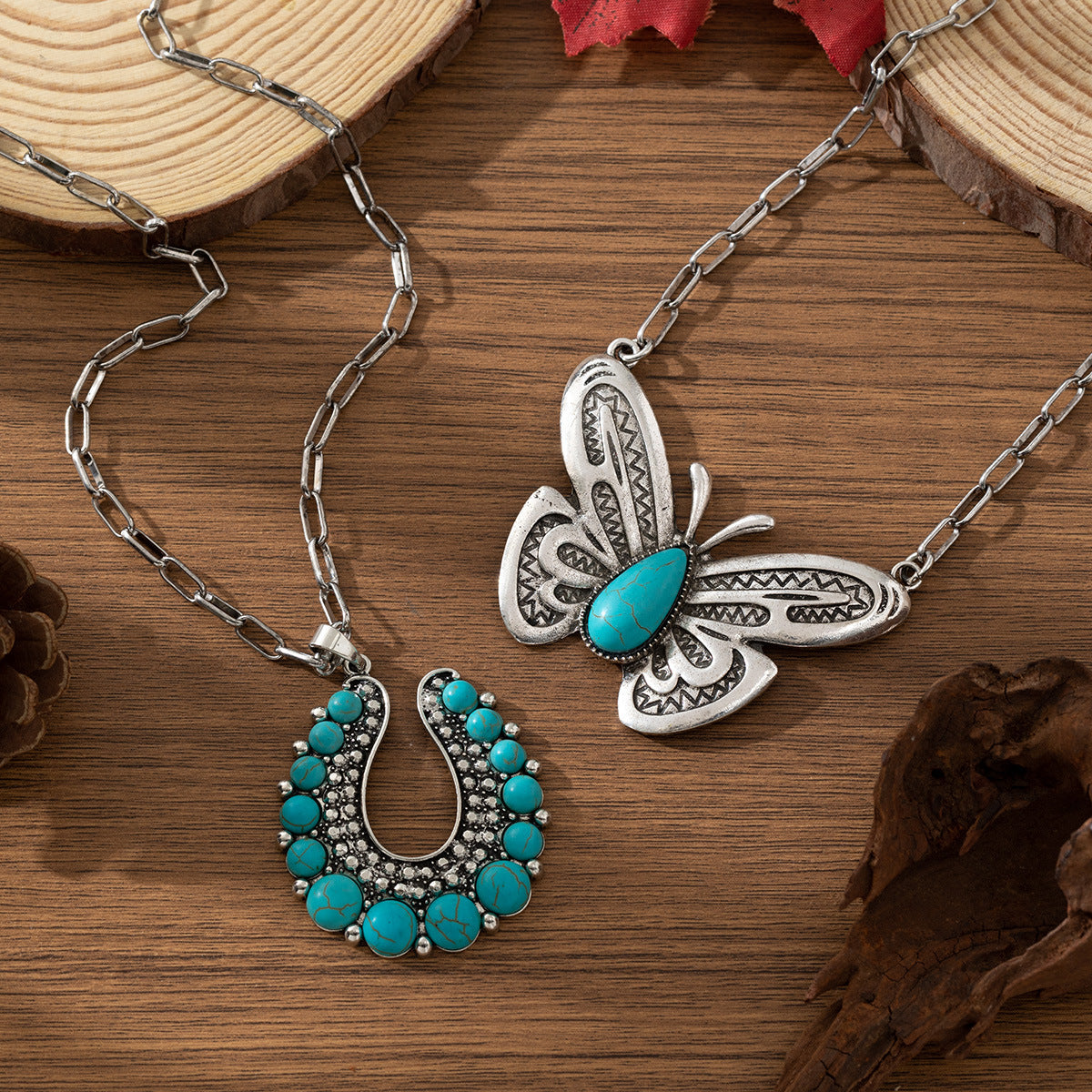 Wholesale Ethnic Style Butterfly Pendant Necklace Turquoise Alloy Fashion Accessory