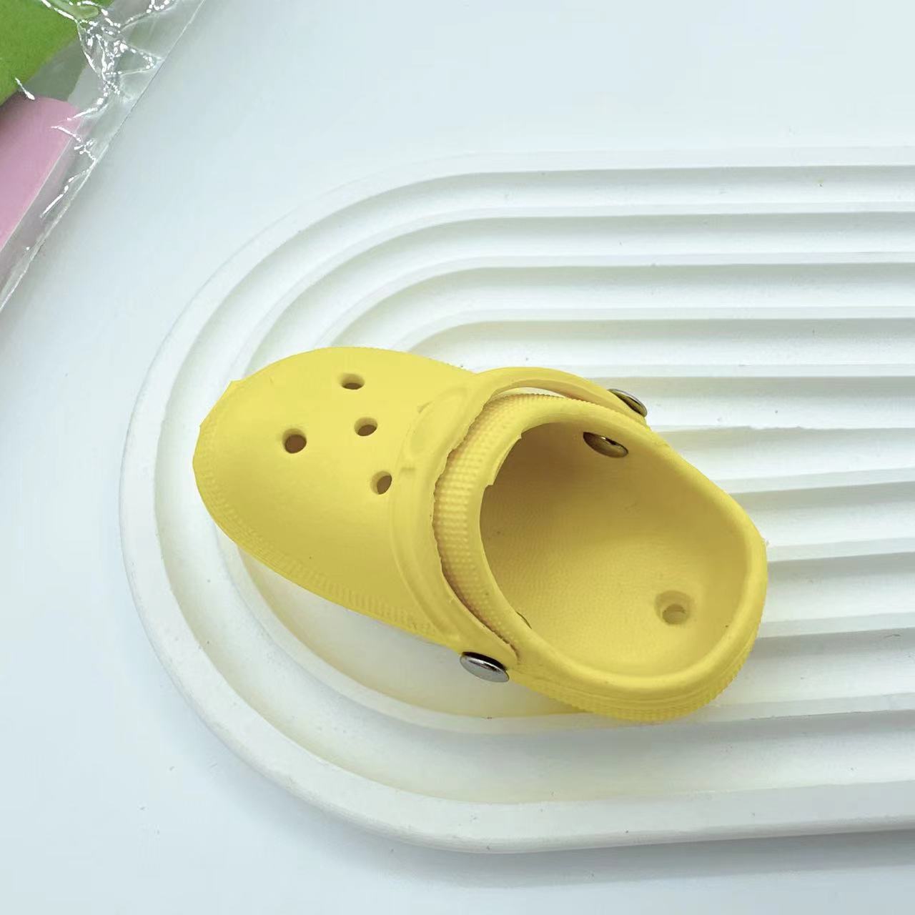 Wholesale Anti-Lost Creative Clogs Transparent phone stand