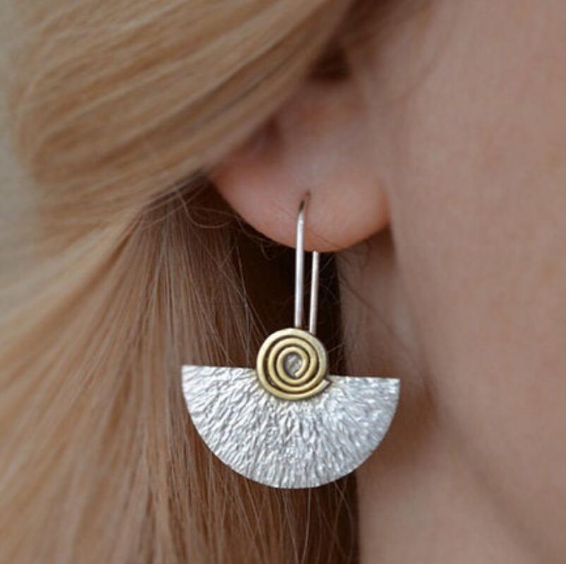 Wholesale Stylish Spiral Semi-Circle Alloy Earrings for Women,  Silver Finish,  Trendy Jewelry Accessory for Boutique Resale