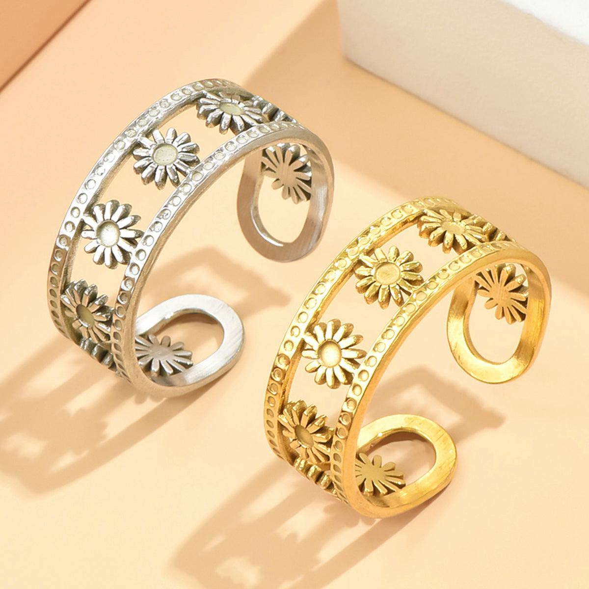 Wholesale Trendy Pattern Stainless Steel Open Ring For Women Gold Plated Fashion Accessory