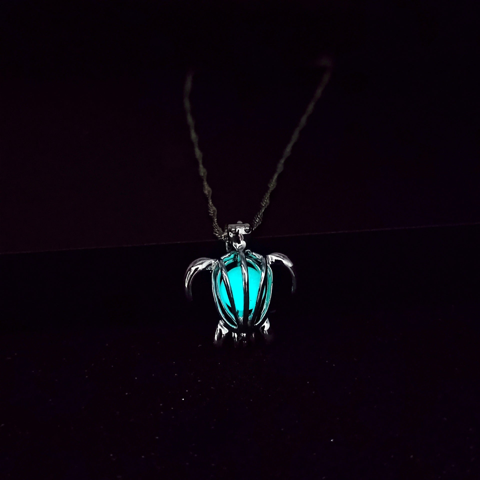 Wholesale Hollow turtle luminous necklace