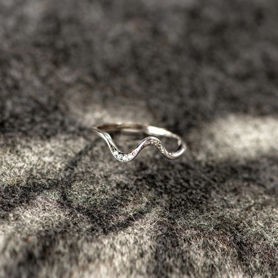 Wholesale 925 Sterling Silver Minimalist Wave Ring Women S Chic Jewelry Accessory For Everyday Gift