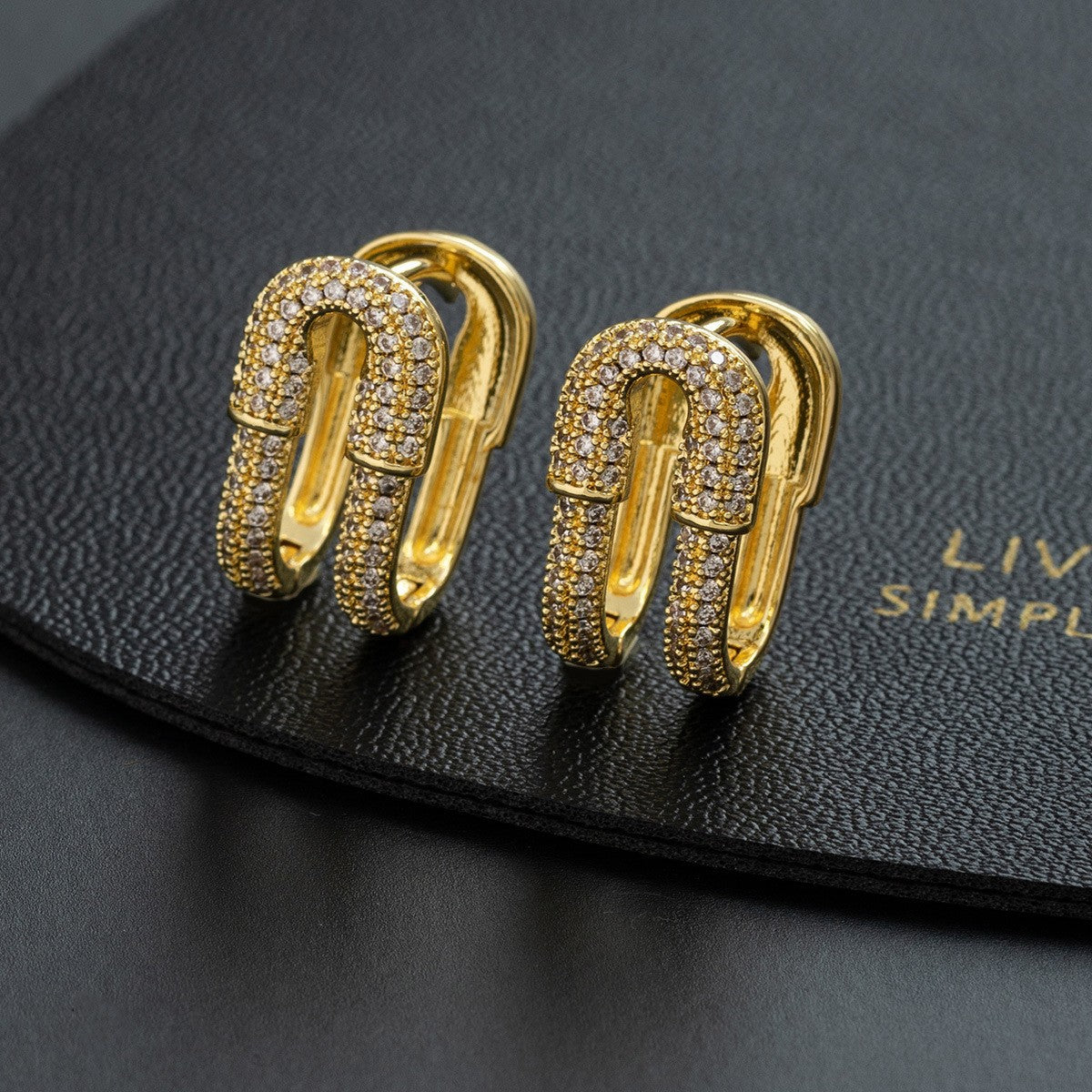 Wholesale Gold Plated Zircon Letter Ear Cuffs For Women Trendy Geometric Shape Chic Everyday Jewelry Accessory Boutique Resale Gift