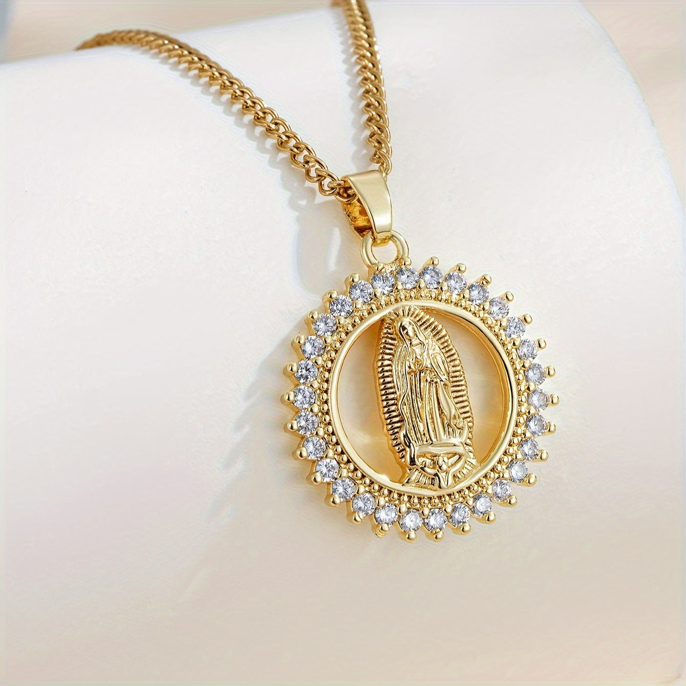 Wholesale 18K Gold Plated Crystal Sunflower Hollow Pendant Cuban Chain Necklace Trendy Gift Jewelry