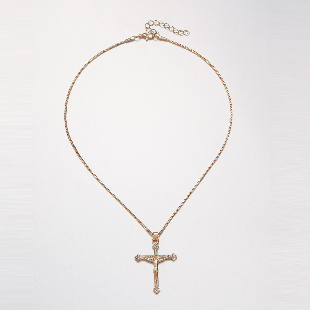 Wholesale Minimalist Cross Pendant Necklace with Rhinestones Zinc Alloy Electroplated Jewelry Accessory for Women Boutique Resale
