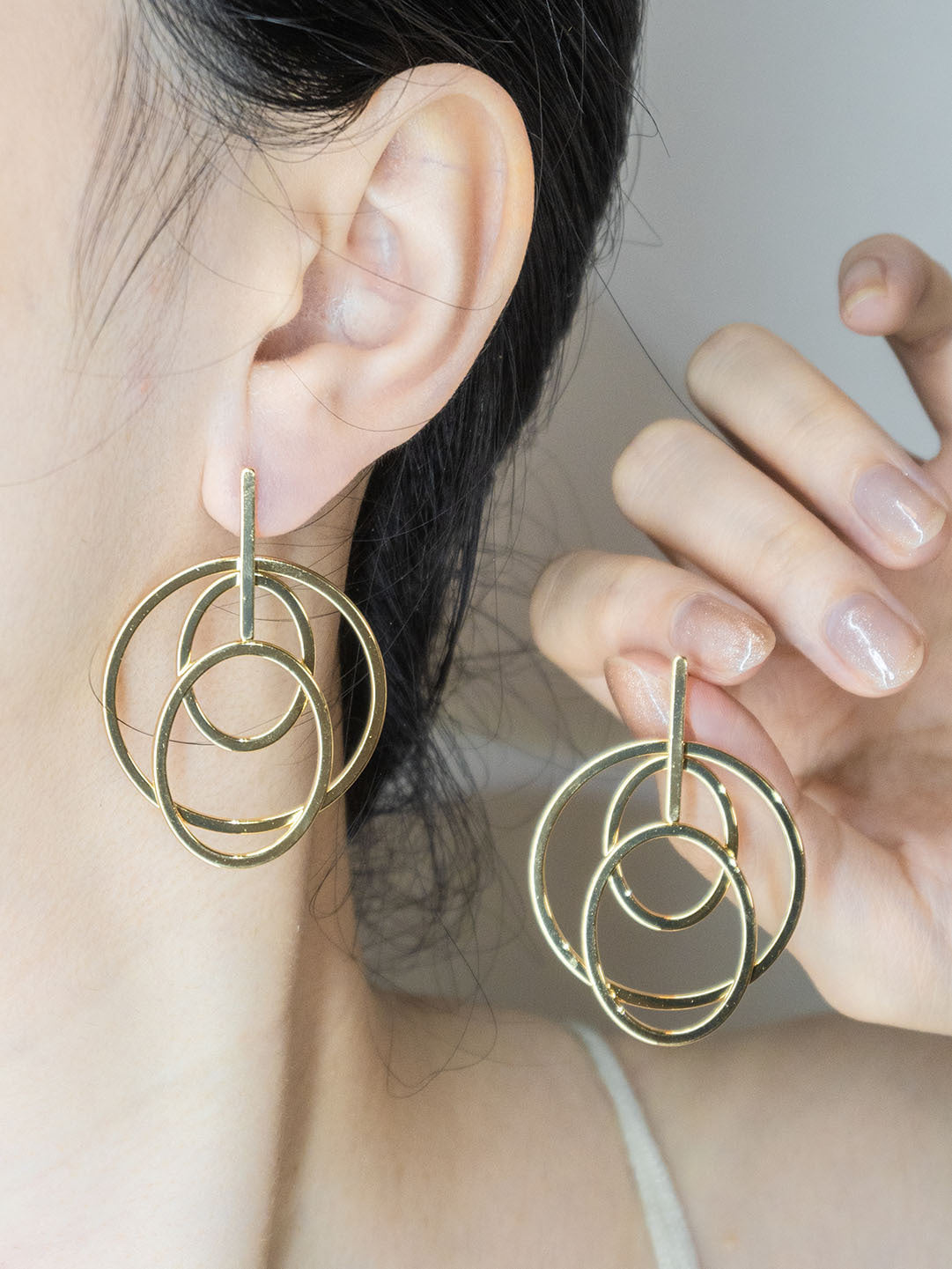 Wholesale Trendy Geometric Stainless Steel Women S Earrings Irregular Round Disc Ear Studs Everyday Jewelry Accessory