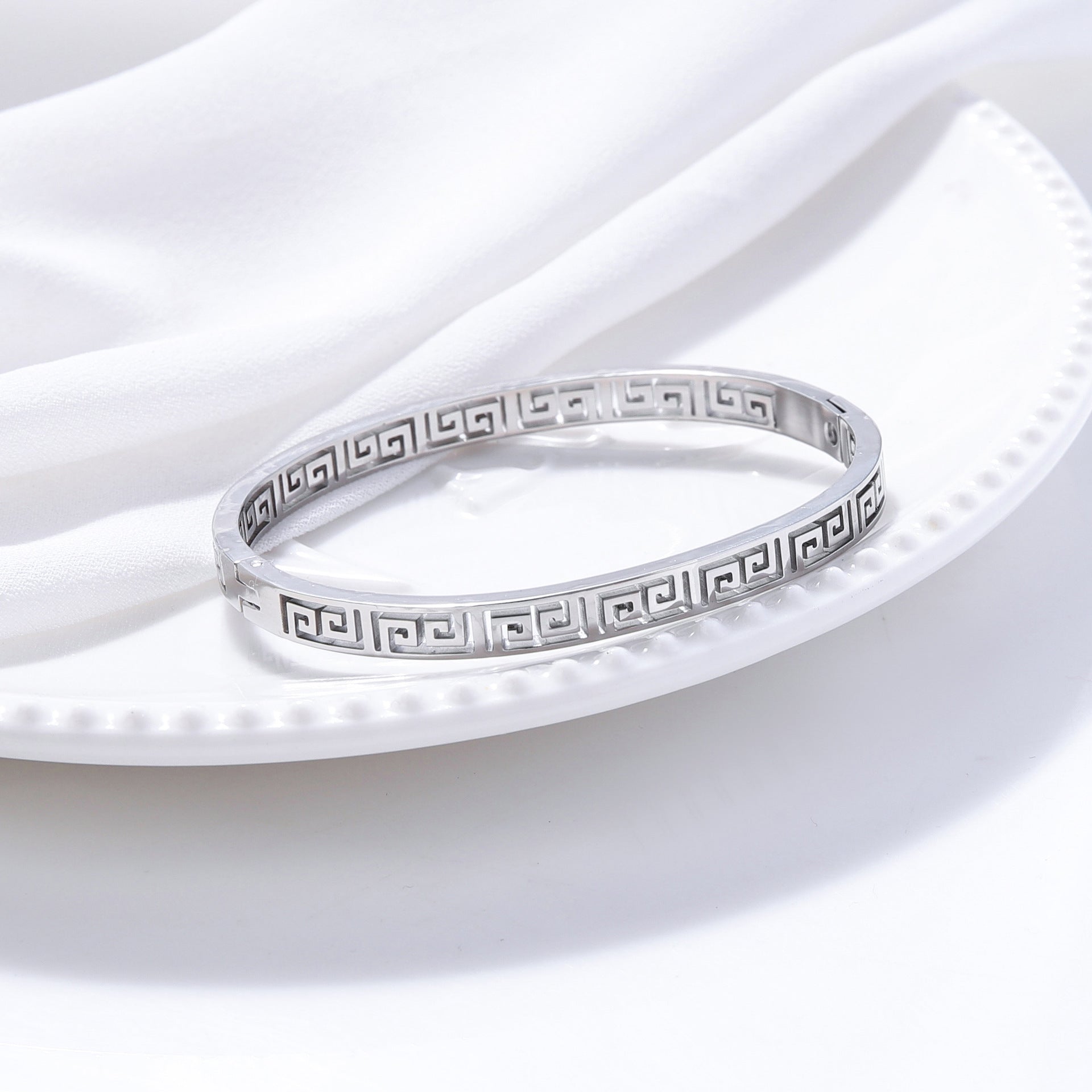 Wholesale titanium steel light luxury bracelet