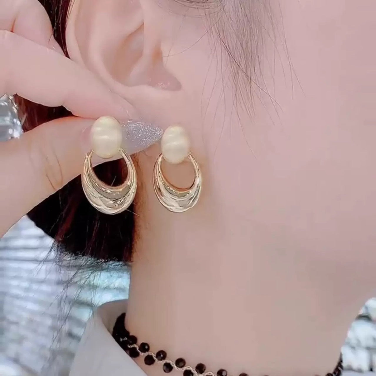 Wholesale Zinc Alloy Electroplated Oval Frosted Earrings Light Luxury Retro Style for Women Boutique Resale