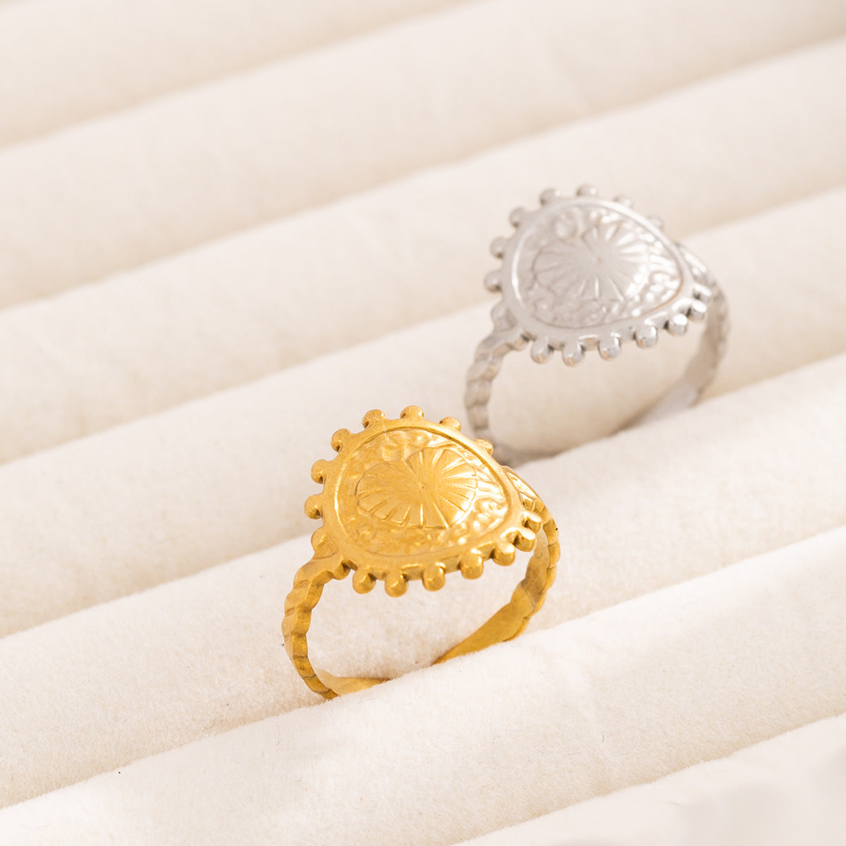 Wholesale Heart Shaped Open Ring Adjustable Stainless Steel Fashion Jewelry Accessory