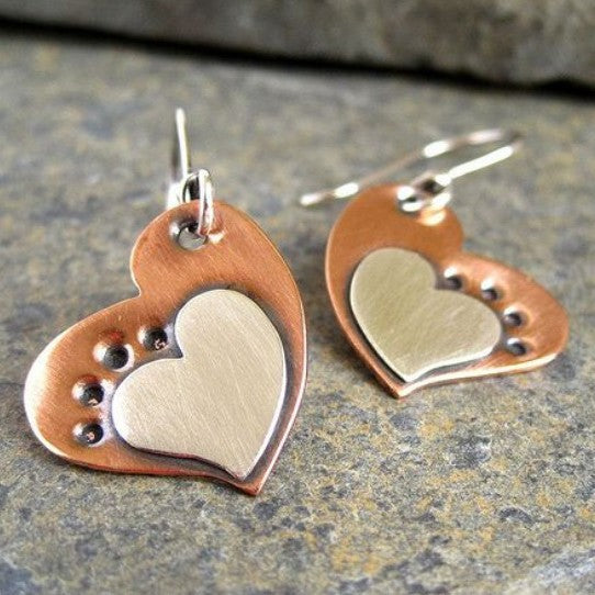 Wholesale Electroplated Alloy Heart Cut Out Earrings Retro Style Valentine' s Day Gift Jewelry Accessory