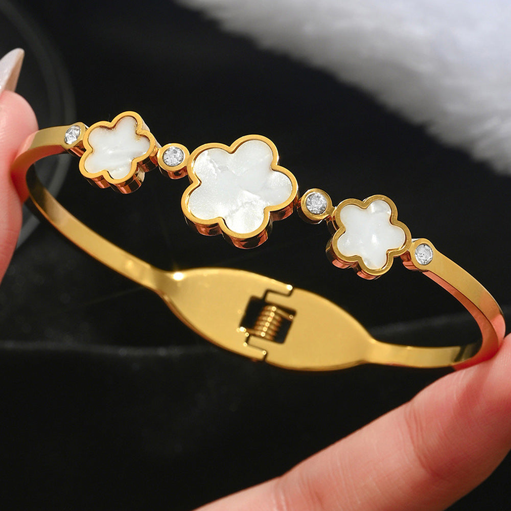 Wholesale Titanium steel nail four-leaf clover diamond-encrusted bracelet ACCVIP