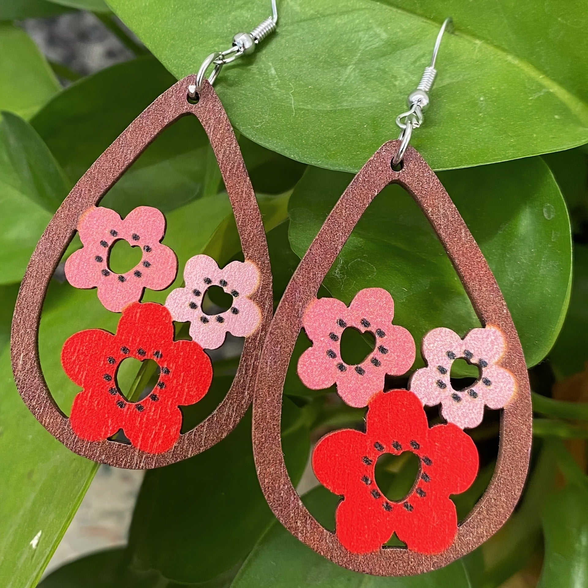 Wholesale  retro style artistic drop-shaped hollow flower wooden earrings earrings