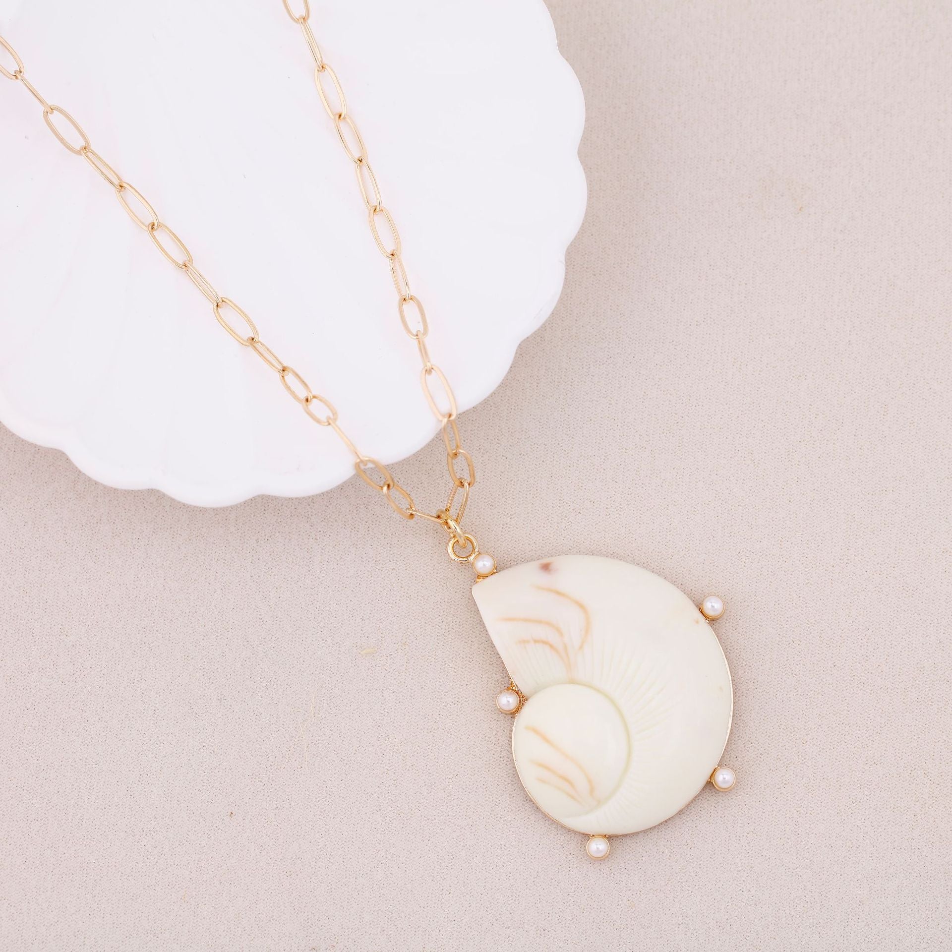 Wholesale Natural Shell Necklace Stainless Steel Chain