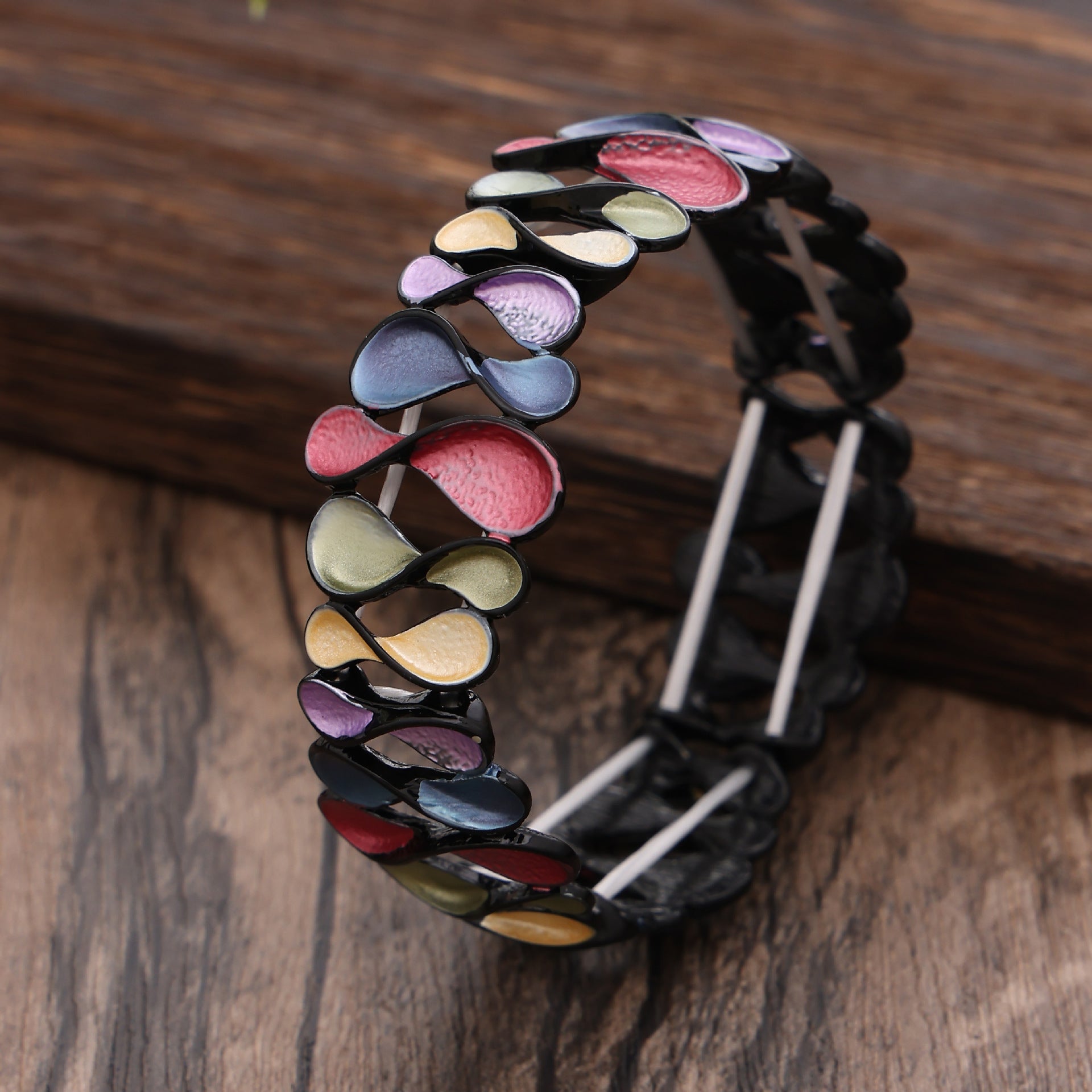 Wholesale Colorful Oil Painting Geometric Hollow 8-shaped Flower Bracelet ACC-BT-Taol002
