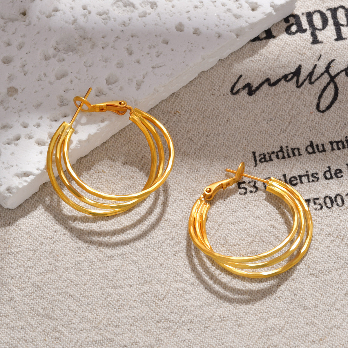 Wholesale Retro Personality Design Sense Round Ear Ring Earrings