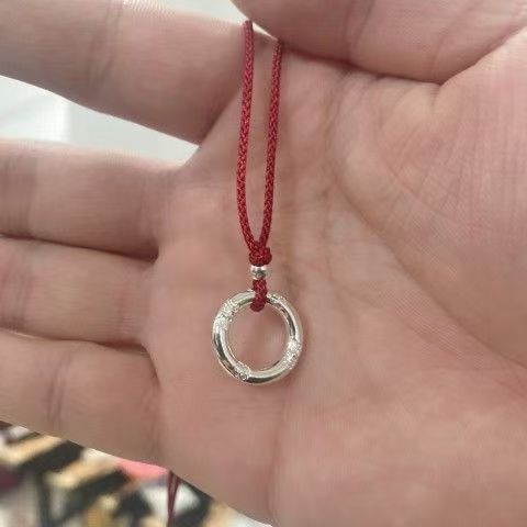 Wholesale Hand Knitted Peace Pendant Necklace For Women Red Alloy Geometric Chain Stylish Layering Jewelry