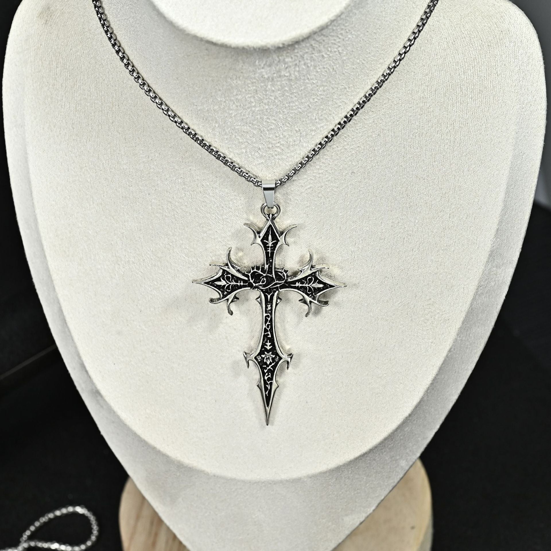 Wholesale Retro Vintage Cross Pendant Necklace For Men Stainless Steel Long Chain Chic Fashion Jewelry Accessory Gift