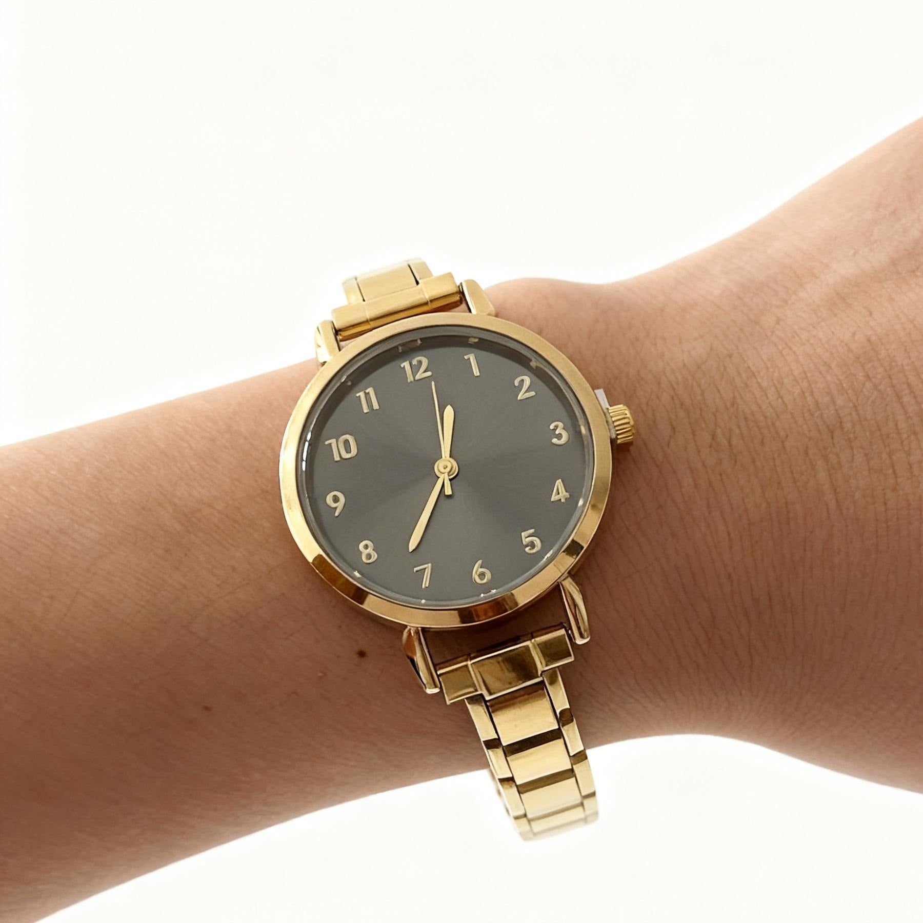 Wholesale  elegant steel strap wristwatch
