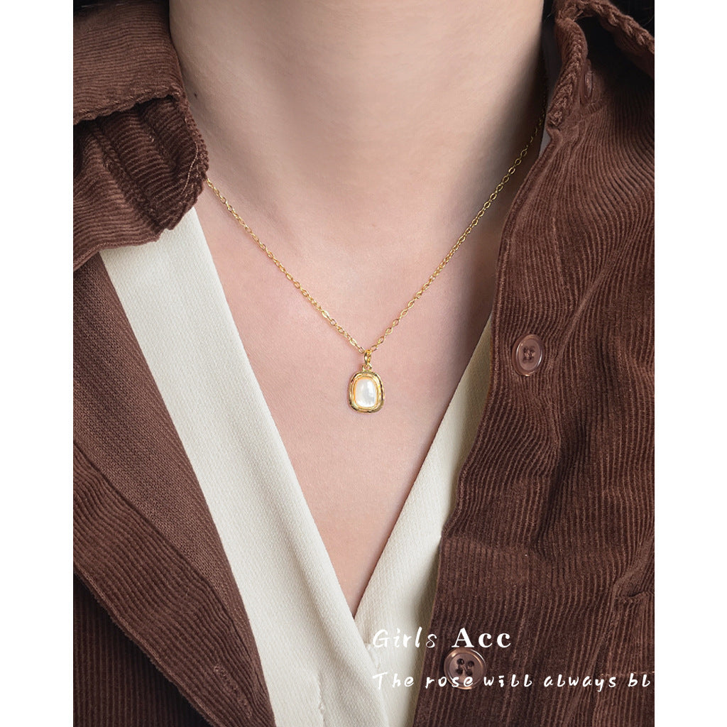 Wholesale Luxury Mother-of-Pearl Necklace for Women,  Fashionable Zirconia Clavicle Chain,  High-End Sweater Chain