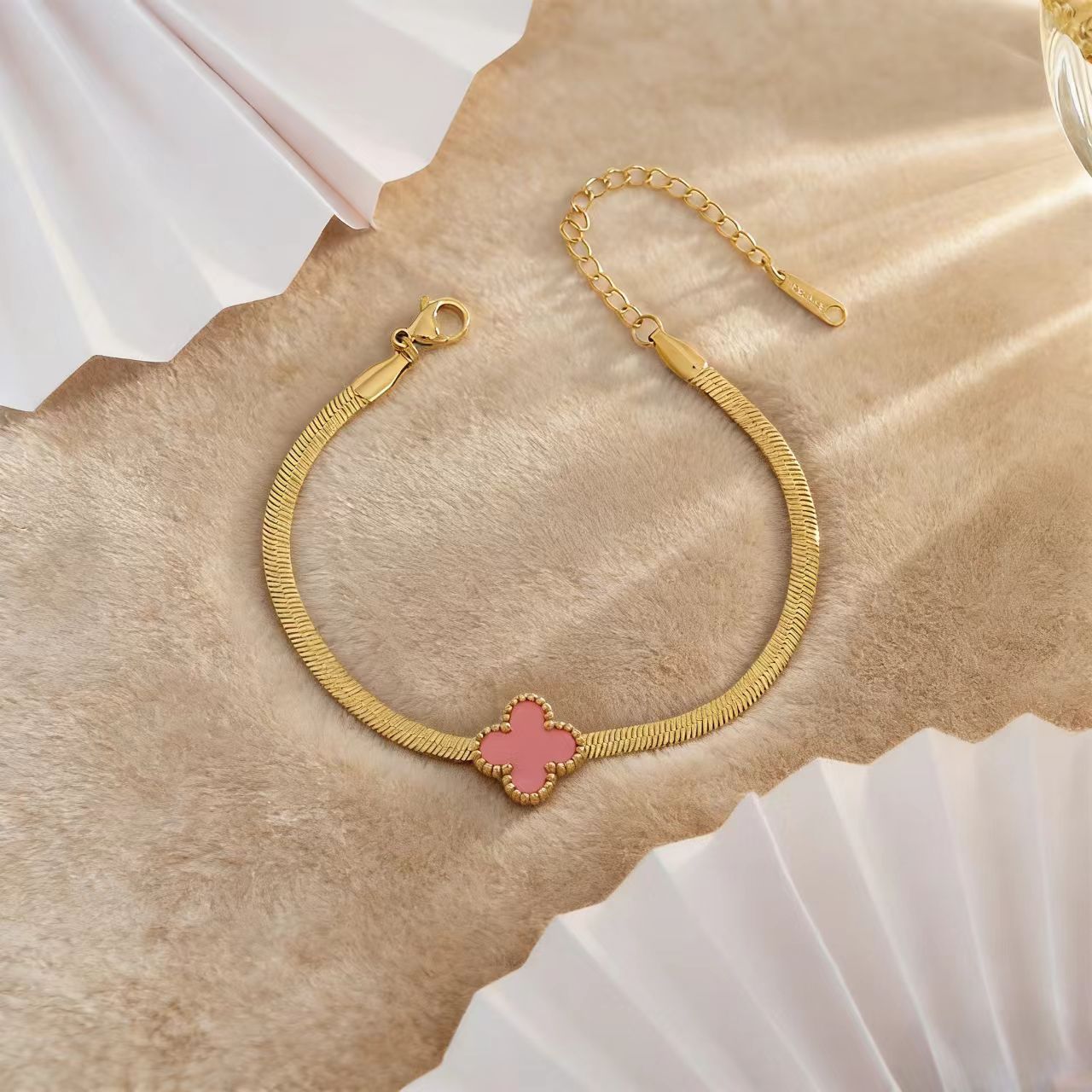 Wholesale Lucky Clover Bracelet in Titanium Steel |  Women' s Snake Bone Chain Jewelry Accessory for Everyday Wear or Gift
