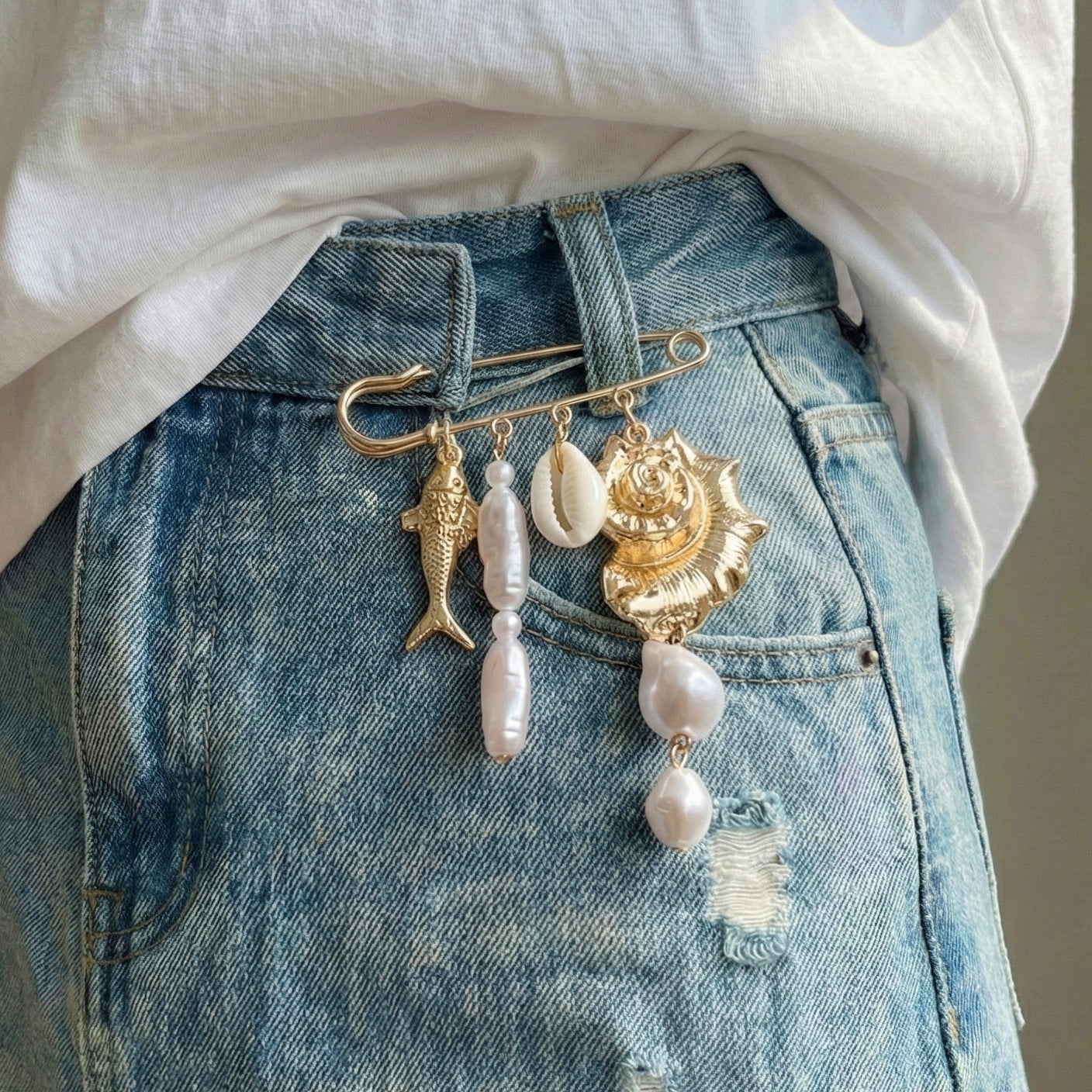 Wholesale Exaggerated colorful conch shell tropical fish brooch with marine elements waist-cinching brooch