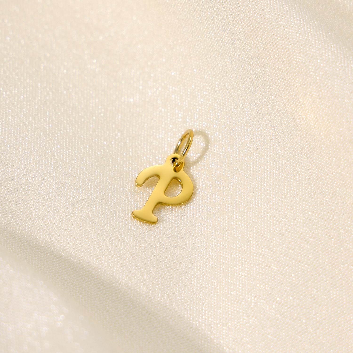 Wholesale 26 English letters stainless steel letter pendant