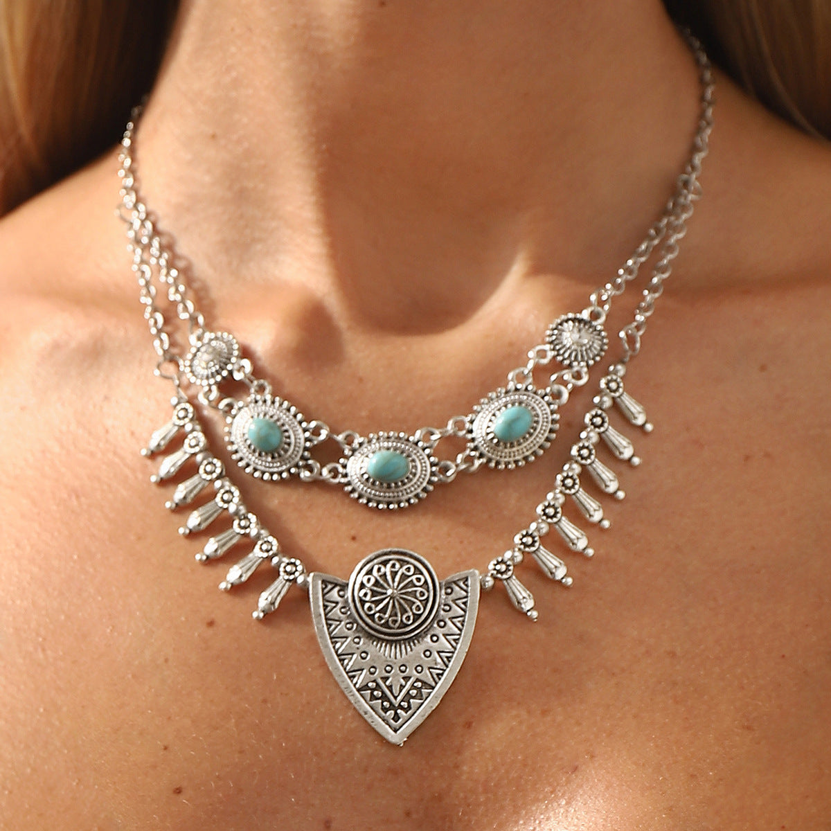 Wholesale New Bohemian Ethnic Retro Turquoise Necklace Stylish Ins Cool Style Clavicle Chain