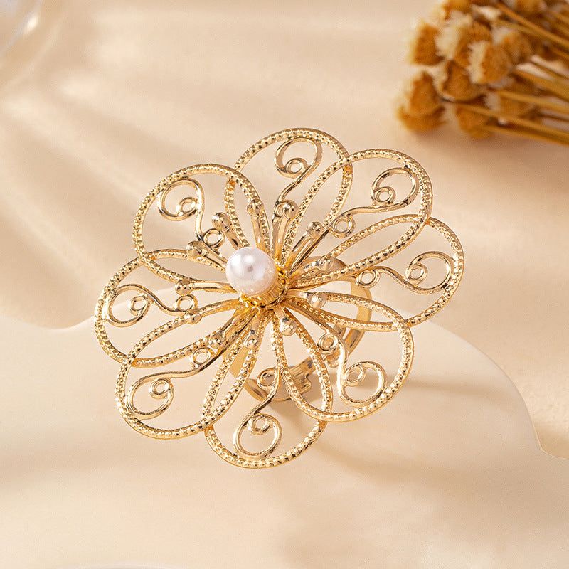 Wholesale Exaggerated New Flower Women' s Ring Fashion Metal Hollow Flower Exaggerated Bracelet Ring