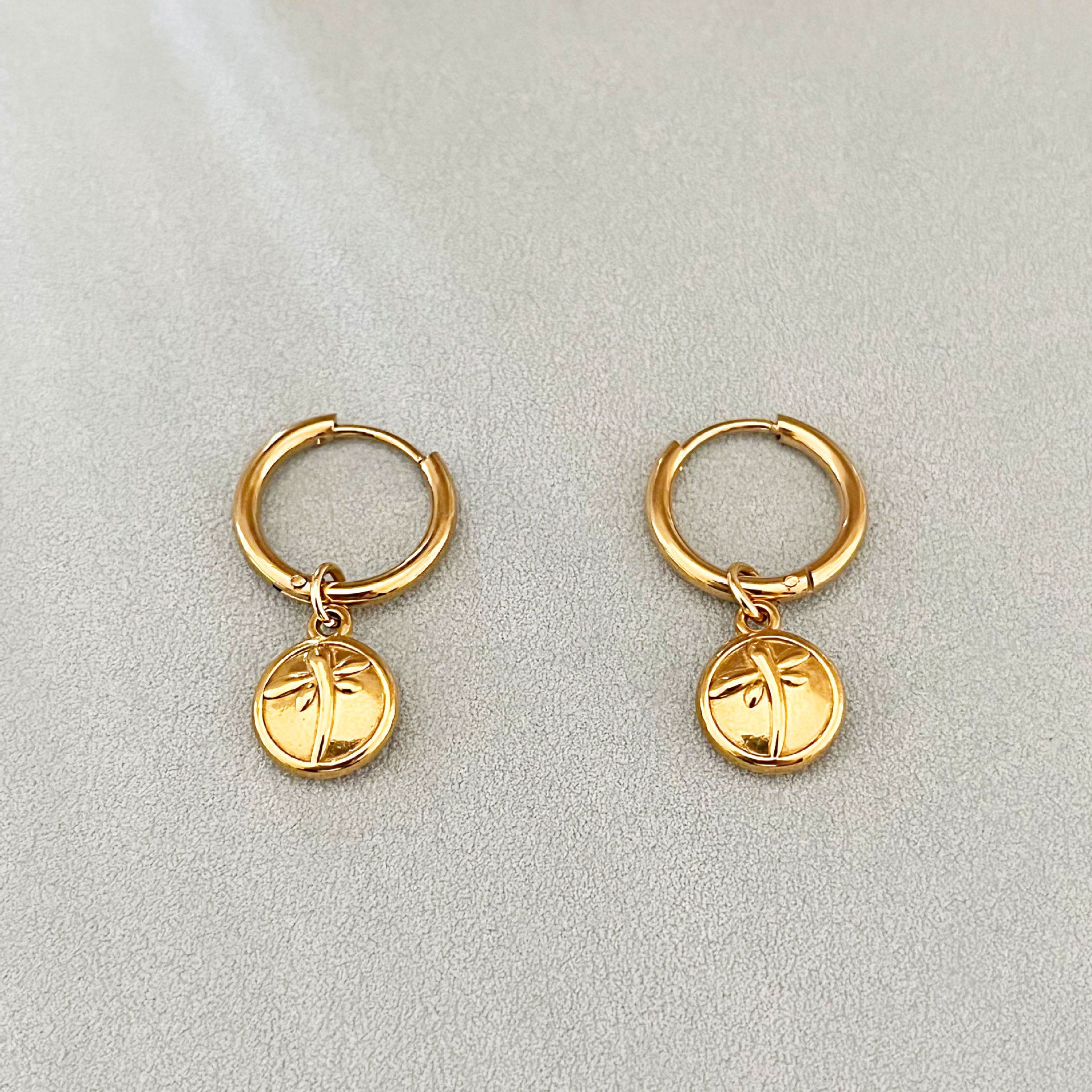 Wholesale hollowed-out  personalized design butterfly and heart earrings