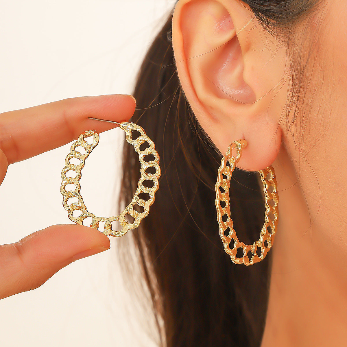 Wholesale Exaggerated Advanced Sense Metal Earrings Golden Retro Circle Water Drop Earrings