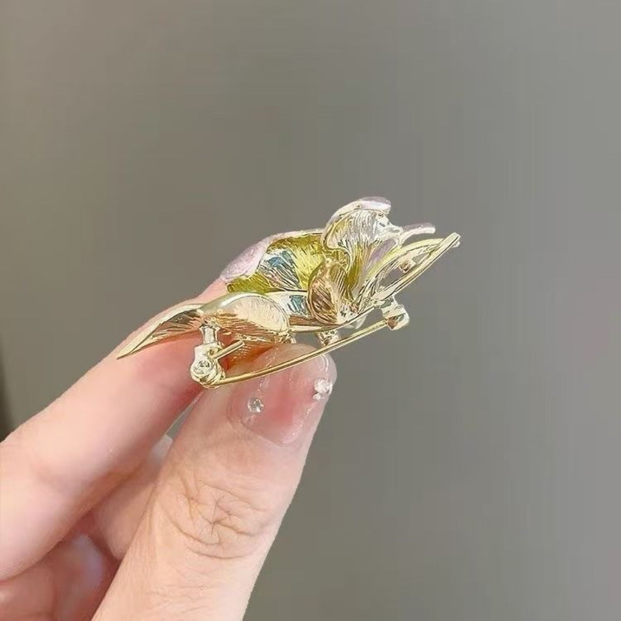 Wholesale Enamel painted flower brooch