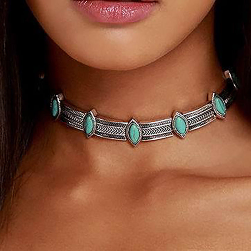 Wholesale Bohemian Vintage Turquoise Inlay Alloy Necklace Fashion Accessory