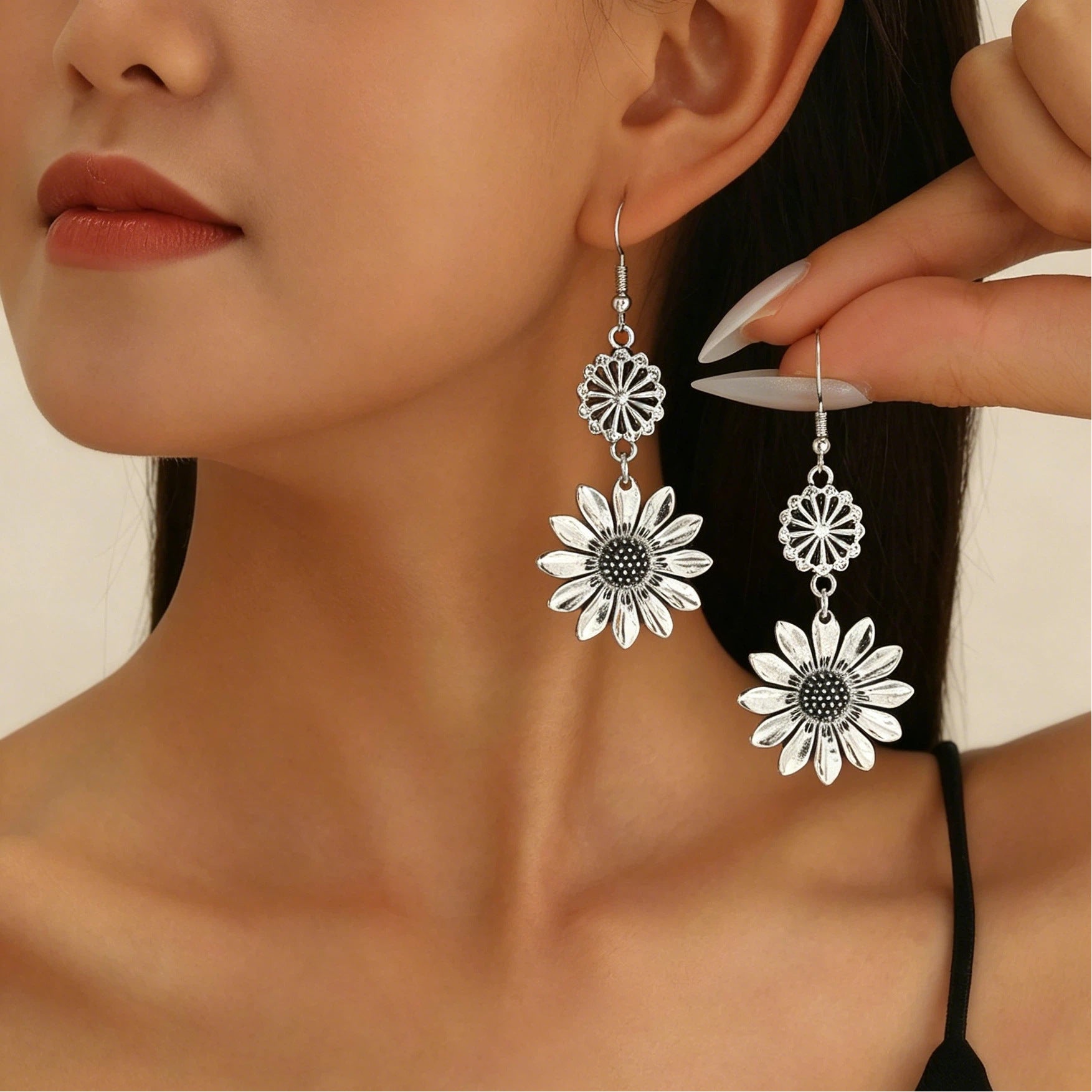 Wholesale Stylish Pearl Sunflower Pendant Necklace For Women Modern Layering Jewelry Accessory Gift Idea
