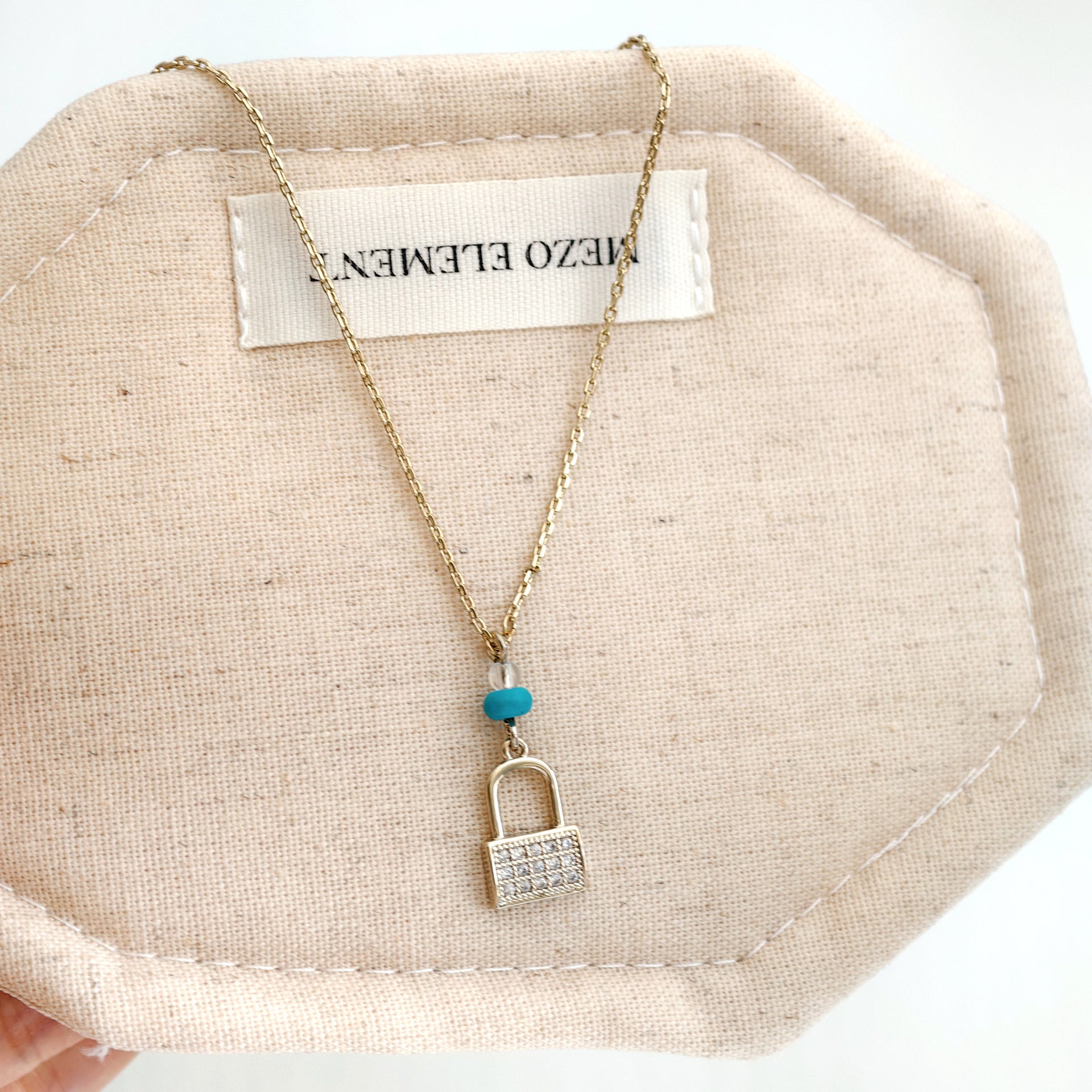 Wholesale Copper Brass Electroplated Rhinestone Flower Pendant Necklace Trendy Fashion Jewelry