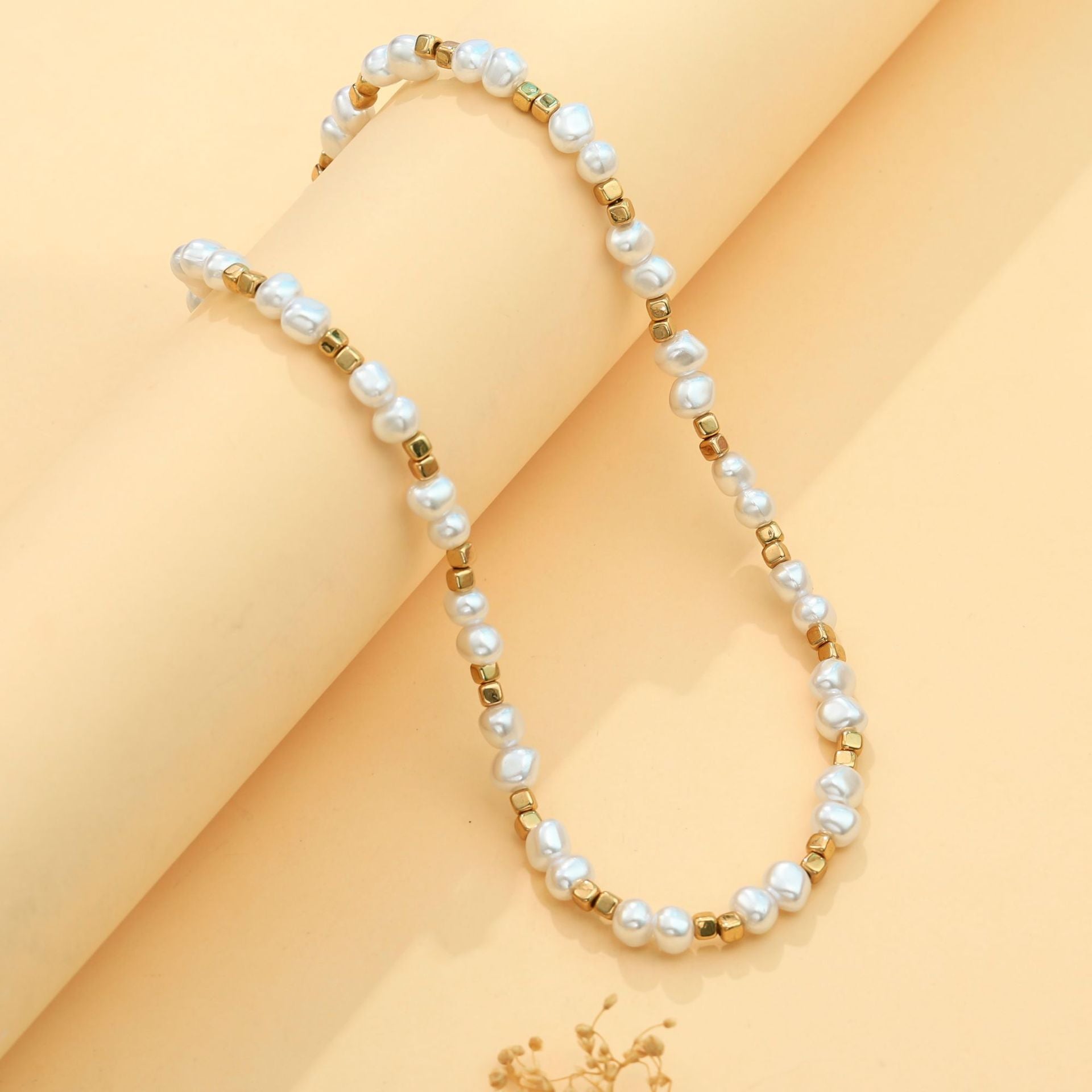 Wholesale  Exaggerated  Asymmetrical  Pearl Women' s Necklace