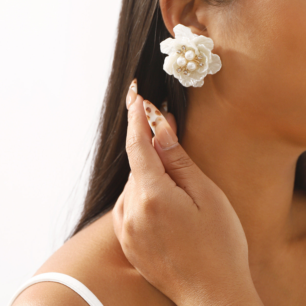 Wholesale  pearl flower necklace earrings rhinestone clavicle chain