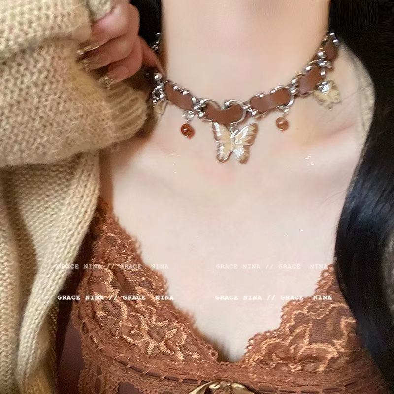 Wholesale Retro Red Drop Rose Necklace