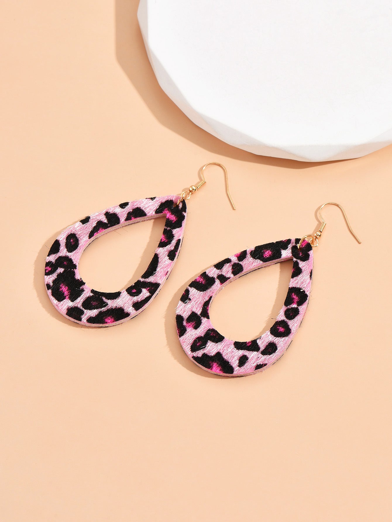 Wholesale Faux Leather Earrings Leopard Print Hollow Drops ACC-ES-Yeb001