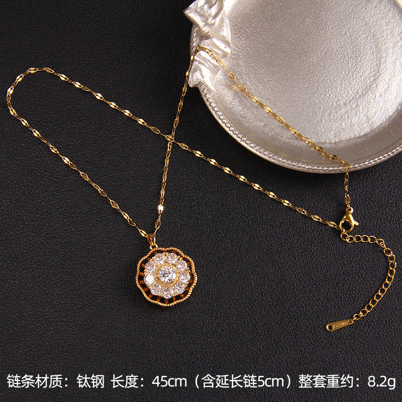 Wholesale Zircon Rotating Four Leaf Clover Flower Pendant Titanium Steel Necklace ACC-NE-Rongc006
