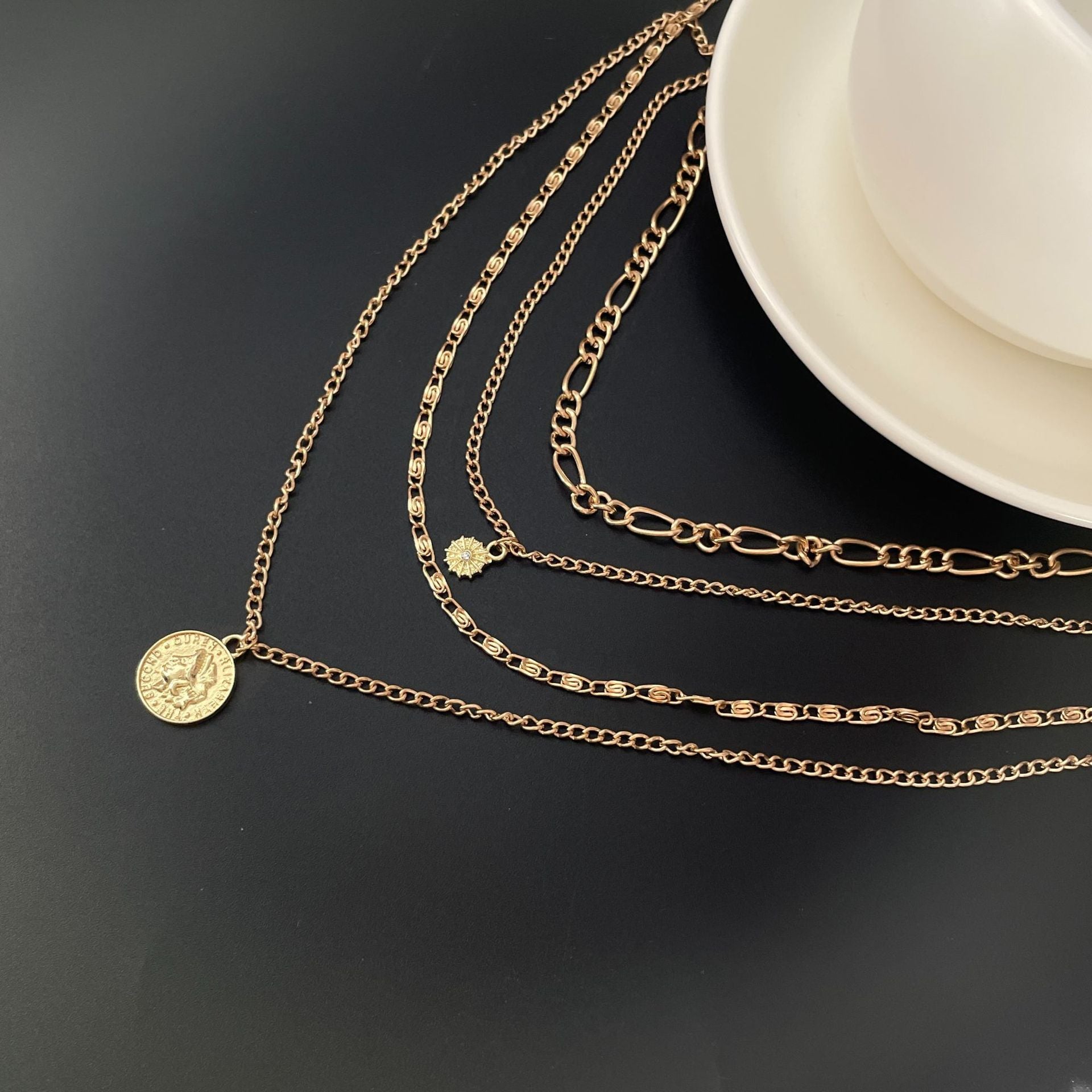 Wholesale Fashion Zinc Alloy Portrait Coin Pendant Necklace,  Stylish Layered Chain Jewelry Accessory