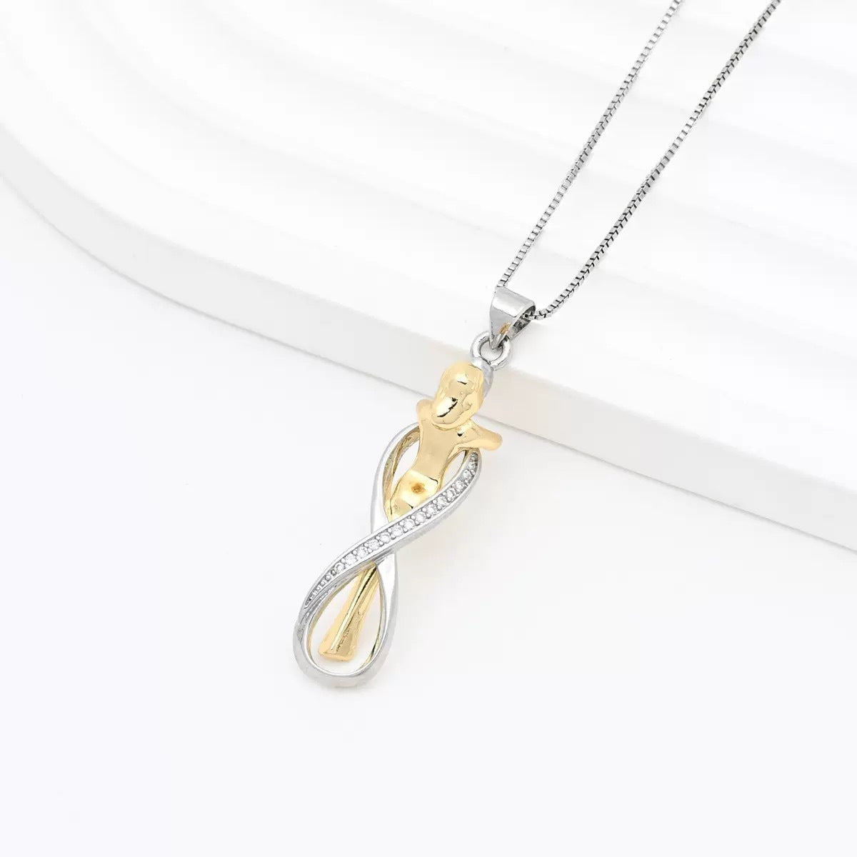 Wholesale Creative Couple Hugging Pendant Necklace Gold Plated Copper Fashion Accessory